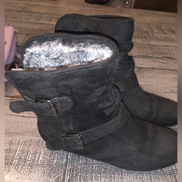 Black Suede Buckle Boots with Faux Fur Lining, Size 7, EUC - Picture 1 of 5